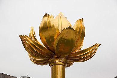 《艾尔登法环》大量试玩视频流出 展示游戏中的城堡